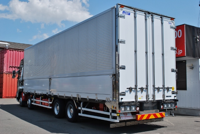 【327】UDトラックス　クオン　低床　アルミウイング　ハイルーフ　総輪エアサス