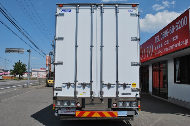 【327】UDトラックス　クオン　低床　アルミウイング　ハイルーフ　総輪エアサス