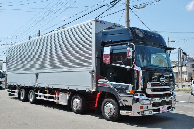 【327】UDトラックス　クオン　低床　アルミウイング　ハイルーフ　総輪エアサス