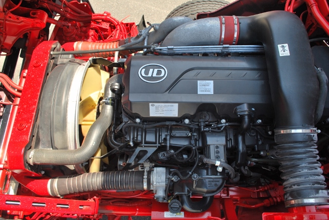 【327】UDトラックス　クオン　低床　アルミウイング　ハイルーフ　総輪エアサス