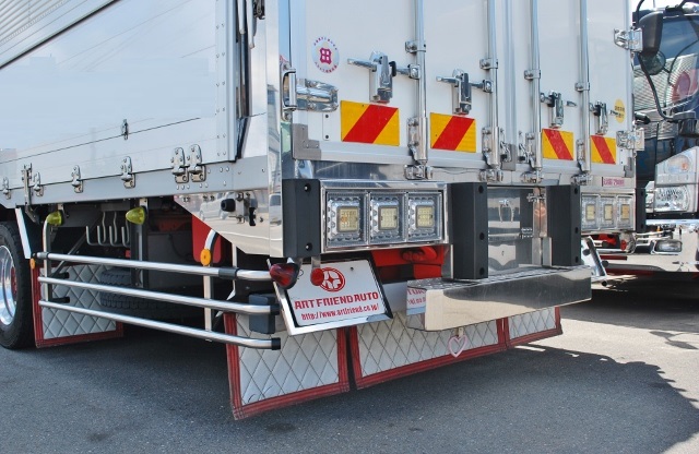 【407】クオン　低床　アルミウイング　ハイルーフ　リアエアサス