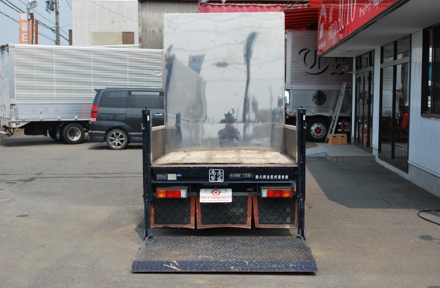 【413】三菱キャンターガッツ　Ｗキャブ　平ボデー　垂直ゲート