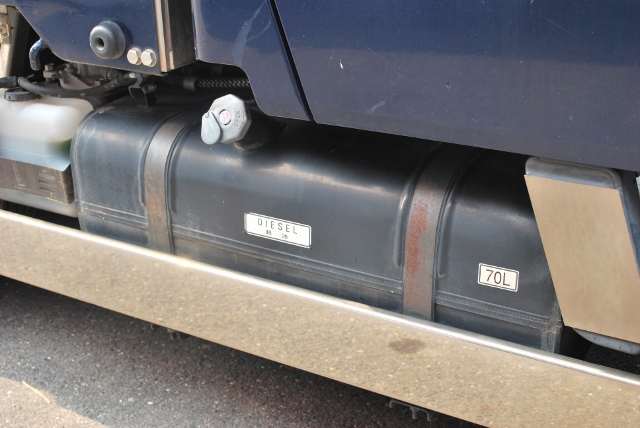 【413】三菱キャンターガッツ　Ｗキャブ　平ボデー　垂直ゲート