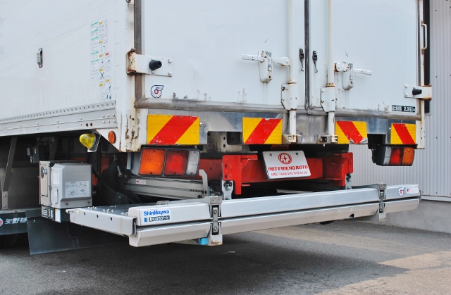 【435】日野レンジャー　冷凍バン　格納ゲート　リヤエアサス