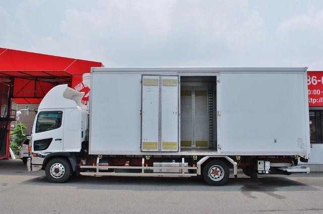 【435】日野レンジャー　冷凍バン　格納ゲート　リヤエアサス