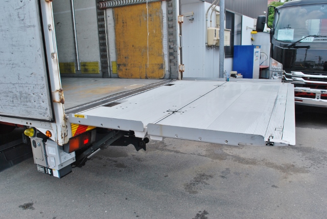 【435】日野レンジャー　冷凍バン　格納ゲート　リヤエアサス