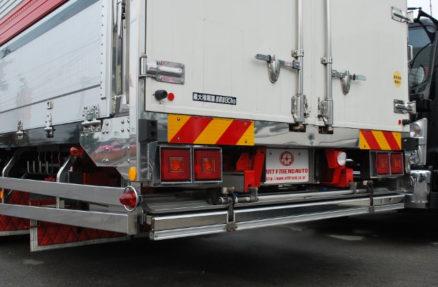 【424】いすゞギガ　低床　冷凍ウイング　リアエアサス