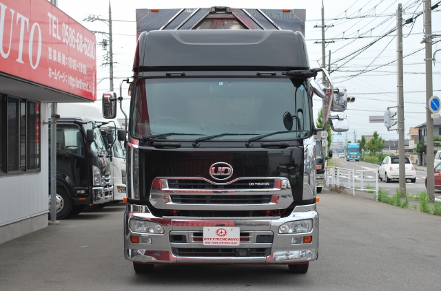 【425】UDトラックス　クオン　低床　冷凍ウイング　ハイルーフ　リアエアサス