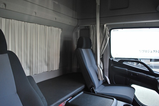 【498】日野　レンジャー　ワイド　アルミウイング　ハイルーフ