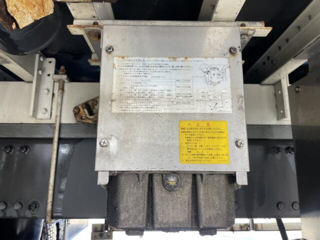 H29　ボルボ　FH　3軸　ウィング　造りボデー　エアロ車