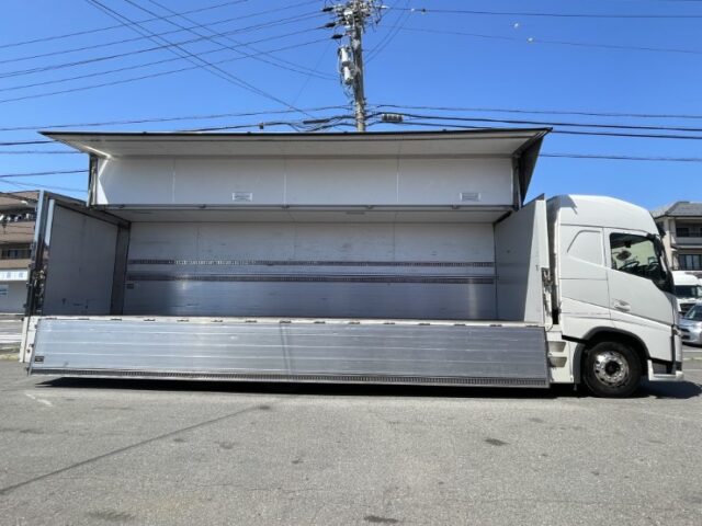 H29　ボルボ　FH　3軸　ウィング　造りボデー　エアロ車