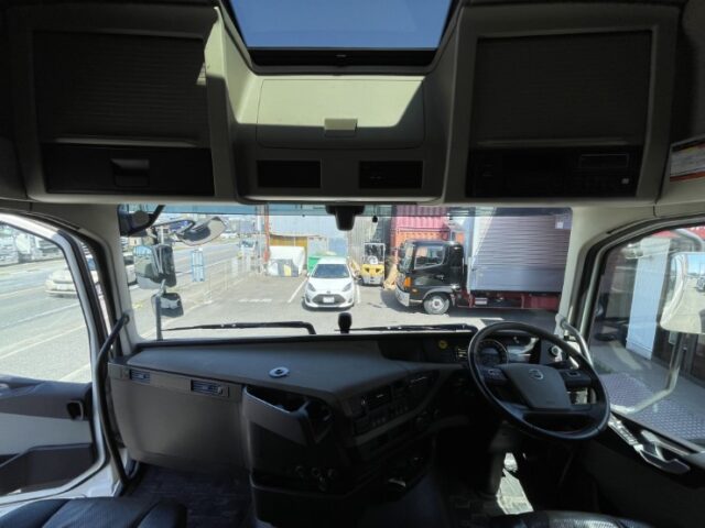 H29　ボルボ　FH　3軸　ウィング　造りボデー　エアロ車