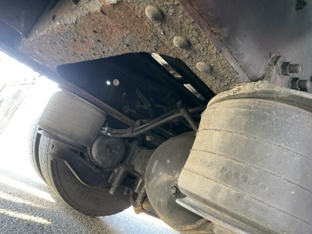 いすゞ　ギガ　冷凍ウィング　リアエアサス　リア門工ステンレス