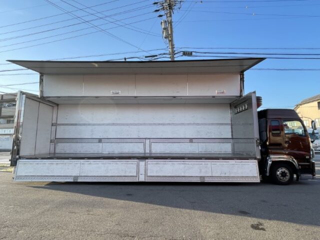 いすゞ　ギガ　冷凍ウィング　リアエアサス　リア門工ステンレス