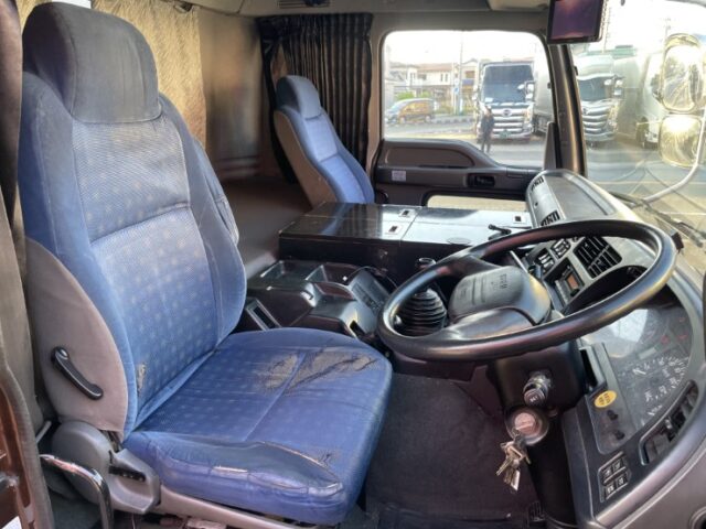 いすゞ　ギガ　冷凍ウィング　リアエアサス　リア門工ステンレス