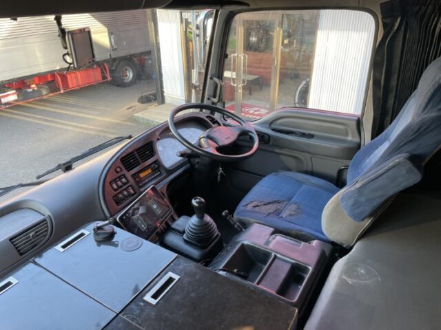 いすゞ　ギガ　冷凍ウィング　リアエアサス　リア門工ステンレス