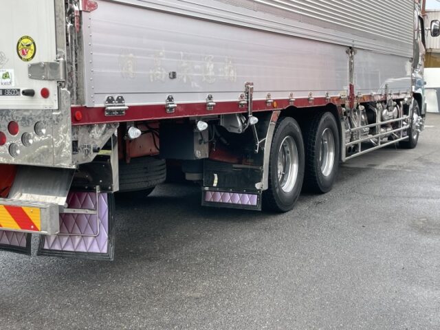 日野　プロフィア　ウィング　リアエアサス　メッキ多数　架装多数　