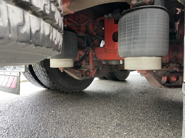 日野　プロフィア　ウィング　リアエアサス　メッキ多数　架装多数　