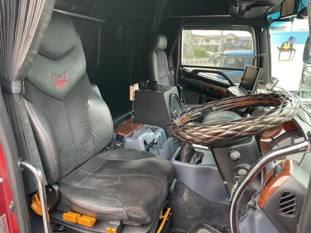 日野　プロフィア　ウィング　リアエアサス　メッキ多数　架装多数　