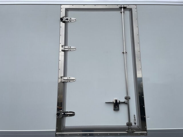 【1395】H29 フォワード　冷凍バン　格納PG