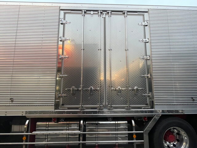 R1　プロフィア　冷凍バン　横扉　7MT　ステンレス多数