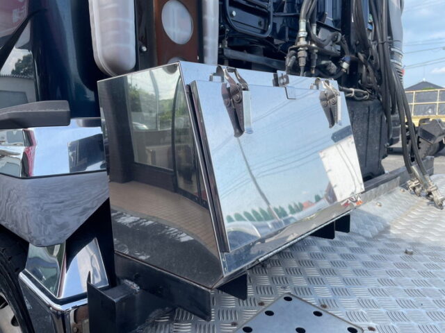 三菱ふそう　スーパーグレート　トレーラーヘッド　メッキ多数　7MT　