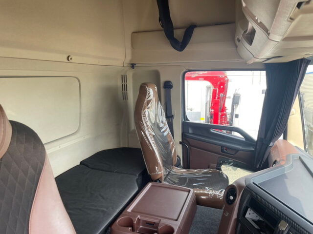 日野　プロフィア　ハイルーフ　ウィング　アルミホイール　ステンレスサイドバンパー　リア門口ステンレス　　