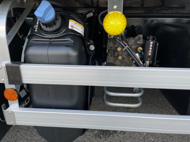 【現行型】スーパーグレートスーパーハイルーフ：ウィング未使用：リア門口ステンレス