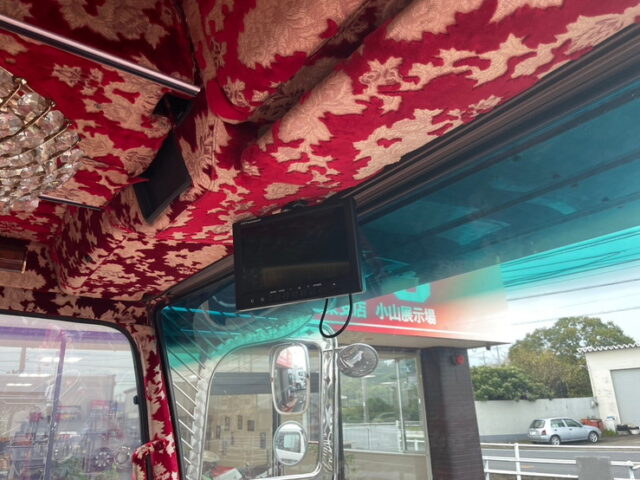 いすゞ　フォワード　庫内部屋仕様　ステンレスパーツ多数　ロケット