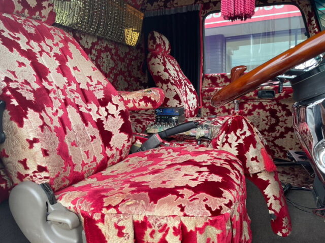 いすゞ　フォワード　庫内部屋仕様　ステンレスパーツ多数　ロケット