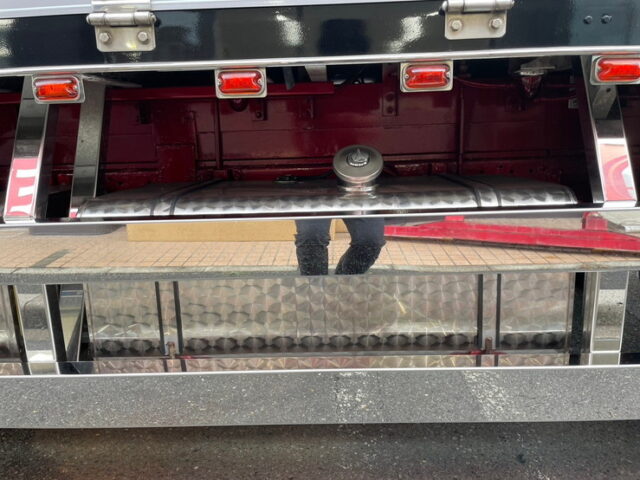 いすゞ　フォワード　庫内部屋仕様　ステンレスパーツ多数　ロケット