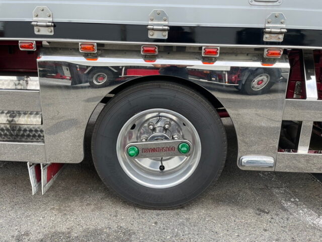 いすゞ　フォワード　庫内部屋仕様　ステンレスパーツ多数　ロケット