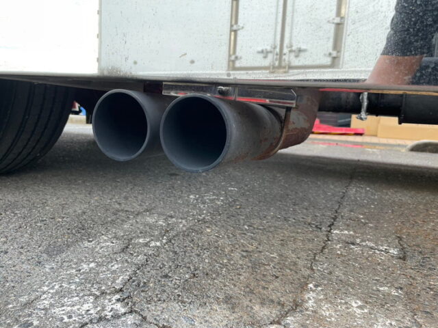 いすゞ　フォワード　庫内部屋仕様　ステンレスパーツ多数　ロケット