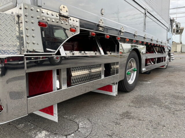 いすゞ　フォワード　庫内部屋仕様　ステンレスパーツ多数　ロケット