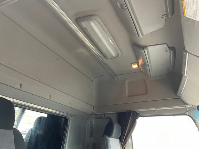 日野　レンジャープロ　ハイルーフ　240馬力　アルミウィング　　寝台メッキ　ステンレス多数　