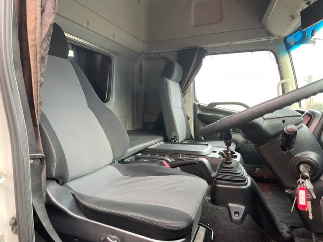 日野　レンジャープロ　ハイルーフ　240馬力　アルミウィング　　寝台メッキ　ステンレス多数　