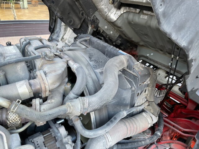 日野　レンジャープロ　ハイルーフ　240馬力　アルミウィング　　寝台メッキ　ステンレス多数　