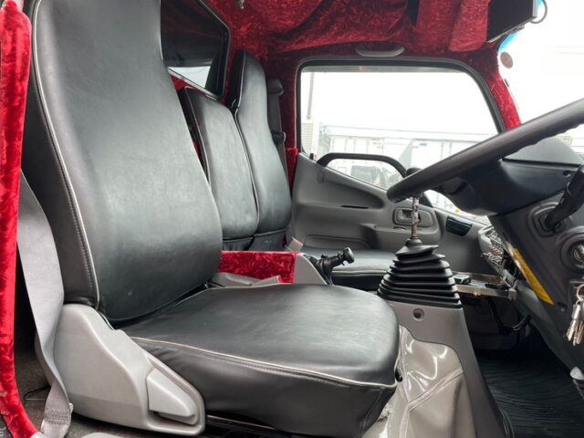 日野　デュトロ　冷凍バン　横扉　オバＱバンパー　ステンレス多数　キーストン