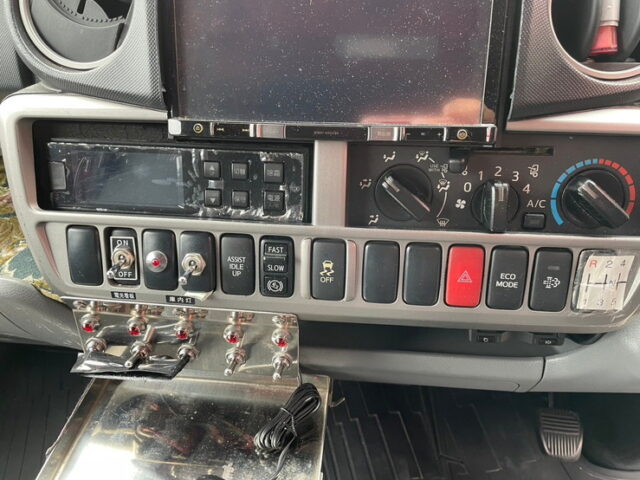 日野　デュトロ　冷凍バン　横扉　オバＱバンパー　ステンレス多数　キーストン