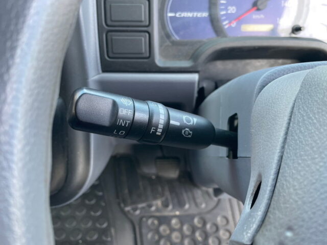 三菱ふそう:キャンター:Wキャブ:5MT:110馬力:6人乗り