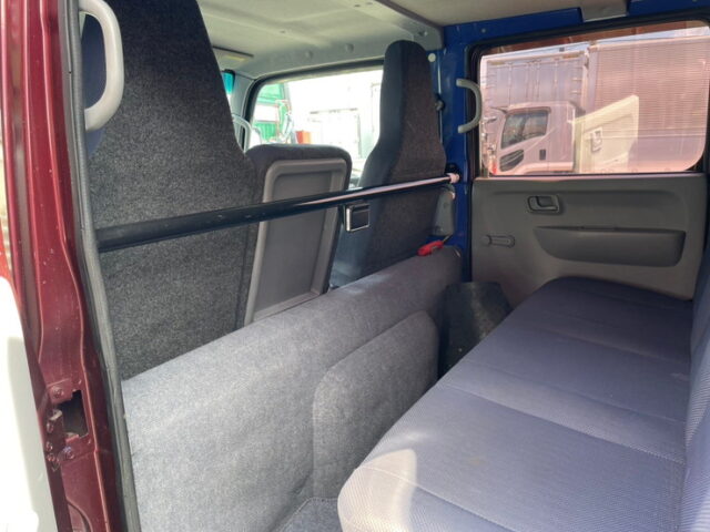 三菱ふそう:キャンター:Wキャブ:5MT:110馬力:6人乗り