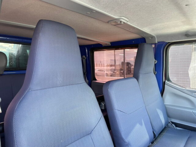 三菱ふそう:キャンター:Wキャブ:5MT:110馬力:6人乗り