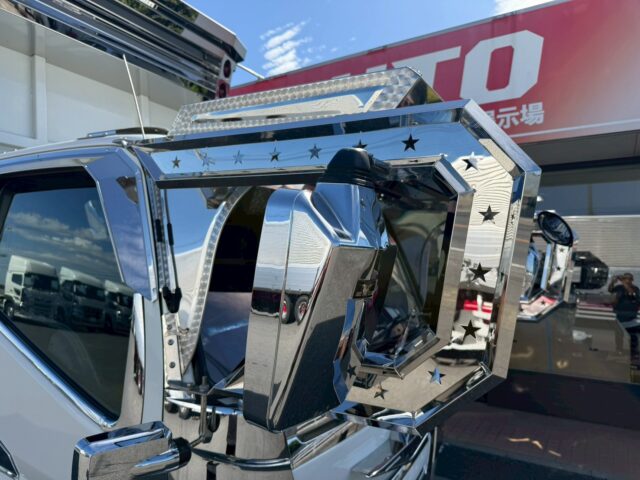 三菱ふそう:ブルーテックキャンター 土砂禁ダンプ ステンレス架装