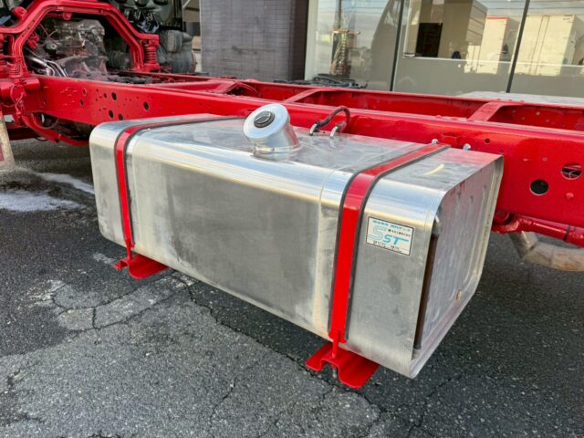 ライジングレンジャー：シャーシ：6700標準：ハイグレード：235馬力：電動キャブチルト