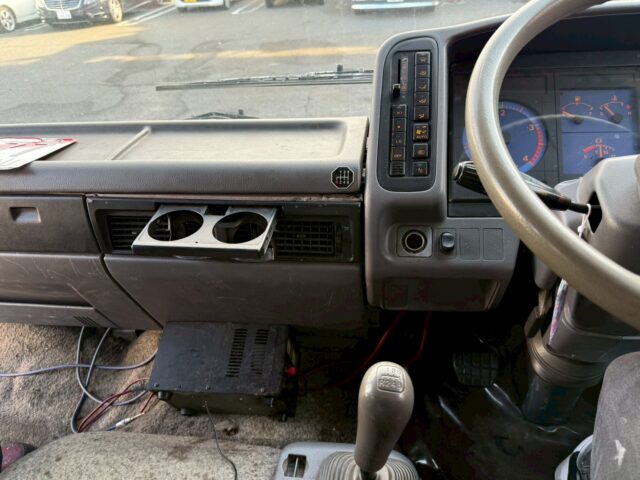 ライジングレンジャー：シャーシ：6700標準：ハイグレード：235馬力：電動キャブチルト