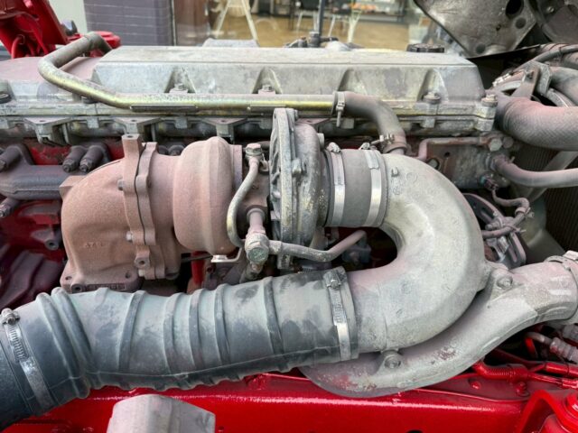 ライジングレンジャー：シャーシ：6700標準：ハイグレード：235馬力：電動キャブチルト