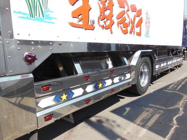 三菱　ファイター　冷蔵冷凍車　三菱製冷凍機搭載