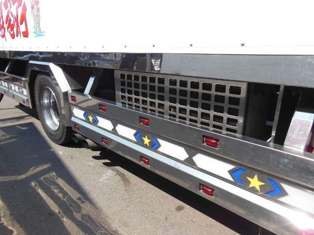 三菱　ファイター　冷蔵冷凍車　三菱製冷凍機搭載