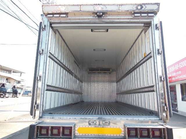 三菱　ファイター　冷蔵冷凍車　三菱製冷凍機搭載