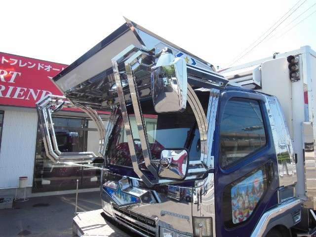 三菱　ファイター　冷蔵冷凍車　三菱製冷凍機搭載